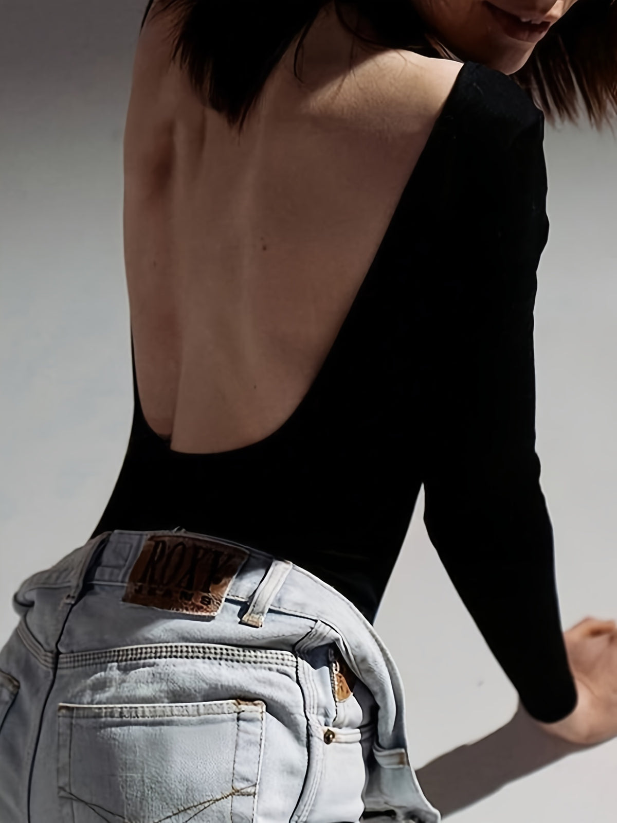 Le dos nu fait toute la tenue