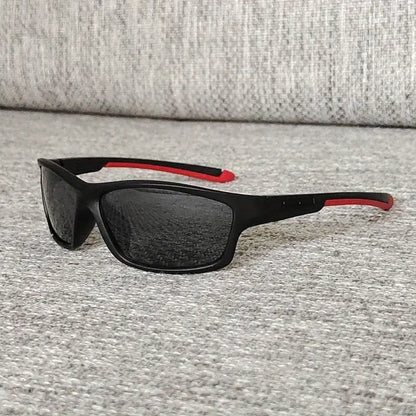 Lunettes de soleil enfant noires sport légères et anti-UV