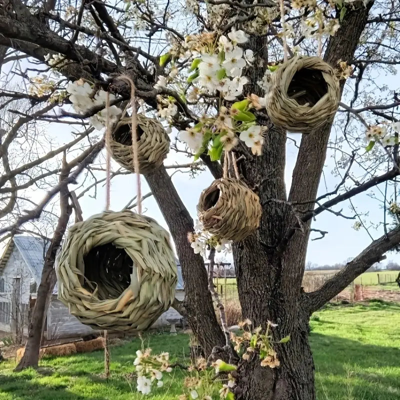 Nichoir Suspendu en Herbe Tressée pour Oiseaux – Abri Naturel Résistant pour Jardin et Balcon
