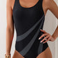 Maillot de Bain Femme – Design Slim avec Bandes Latérales Contrastées Noires et Grises