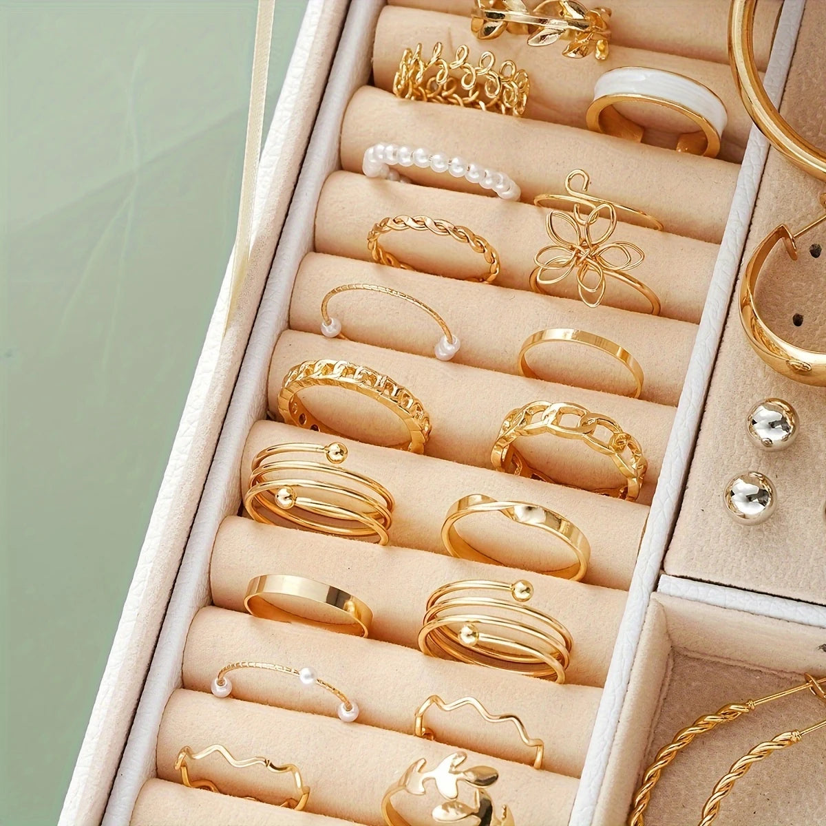 Lot de Boucles d’Oreilles Femme – Ensemble de Paires Créoles, Perles et Clous Dorés Chic & Tendance