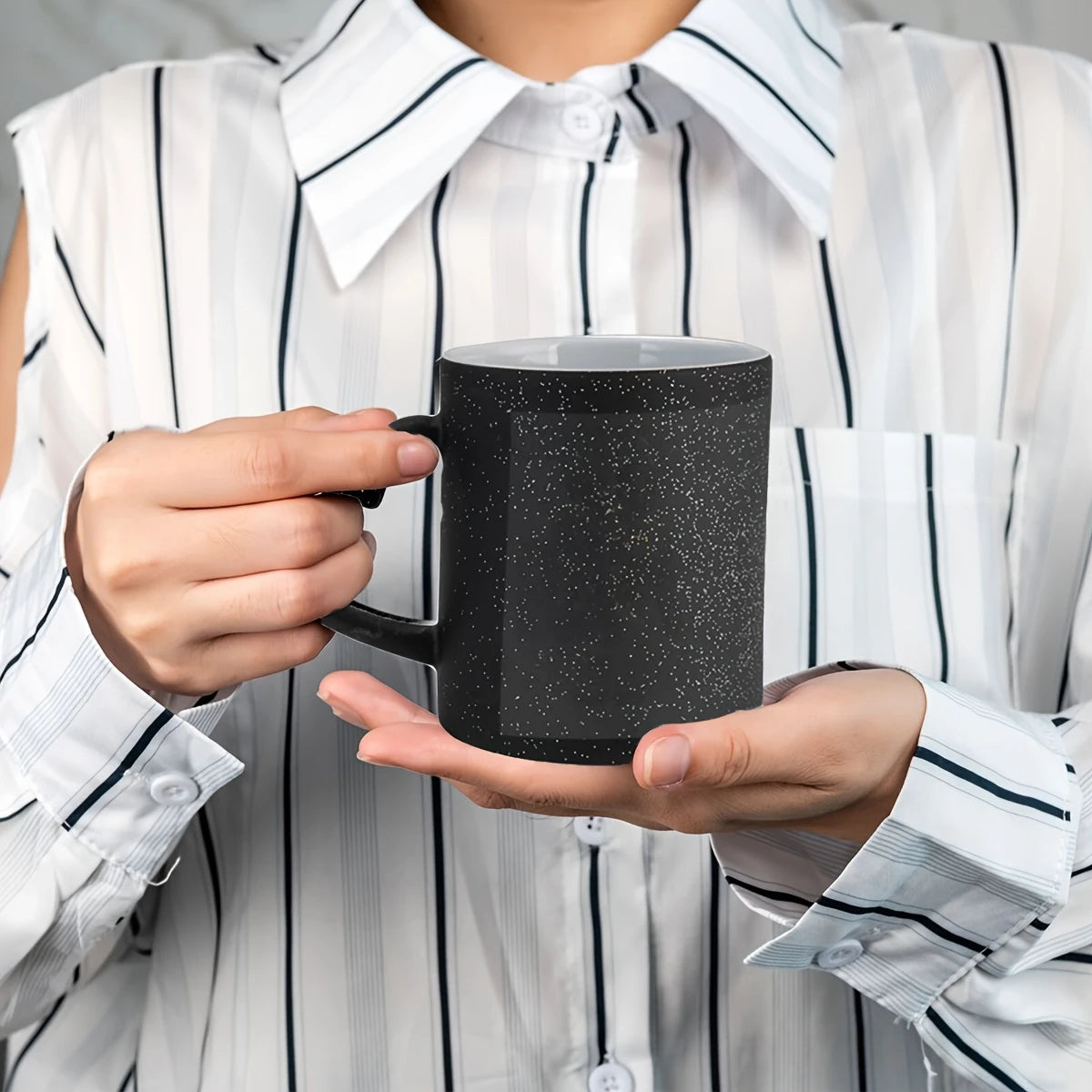 Mug magique noir personnalisable – Révèle votre photo ou message avec la chaleur