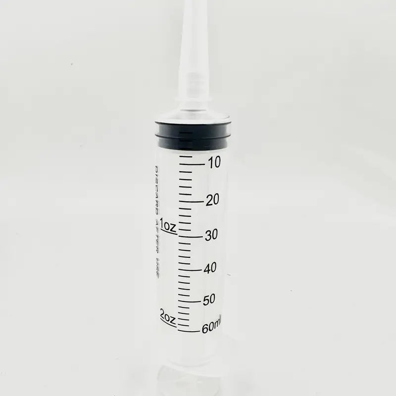 Seringue de Laboratoire 150ml avec Embout Long – Dosage Précis pour Expériences et Applications Scientifiques