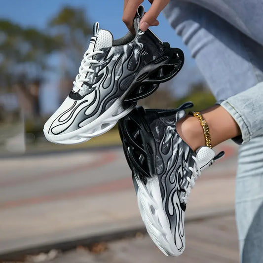 Baskets femme noires et blanches à motif flamme – Chaussures de sport tendance, respirantes et confortables