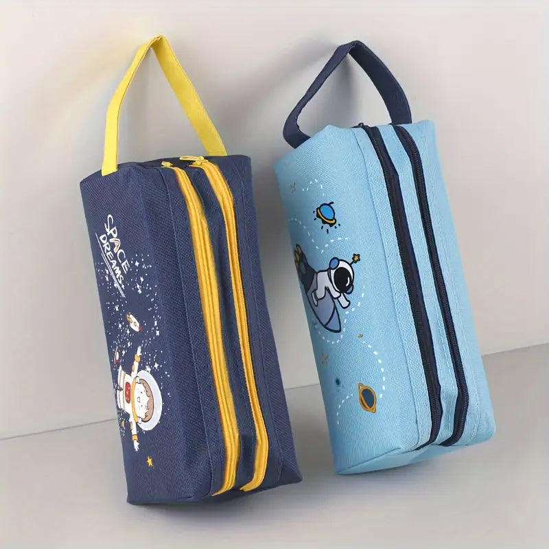 Trousse Scolaire Enfant à Double Fermeture Éclair – Motif Astronaute et Fusée