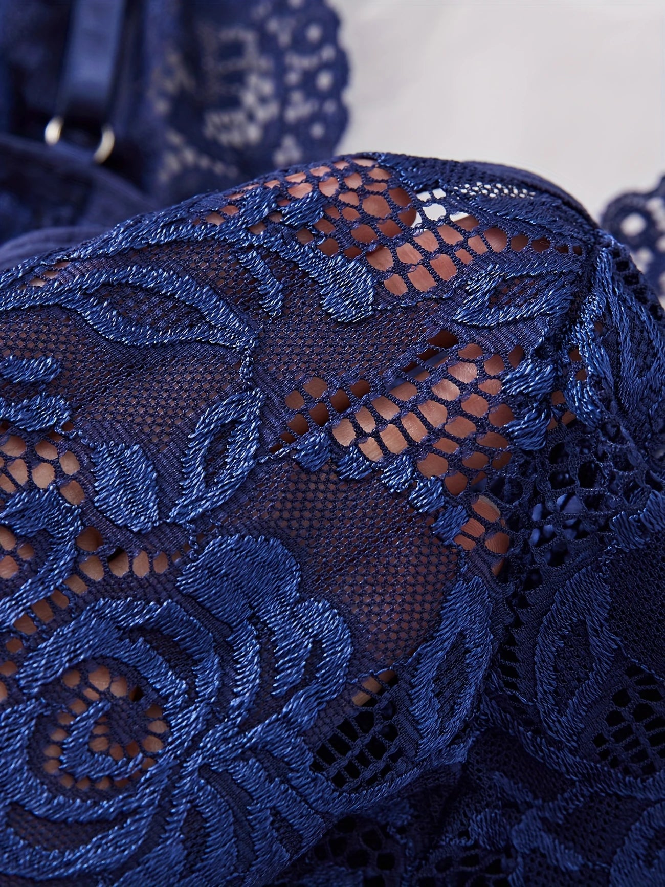 Ensemble nuisette en dentelle femme – Lingerie fine avec bretelles réglables et culotte assortie