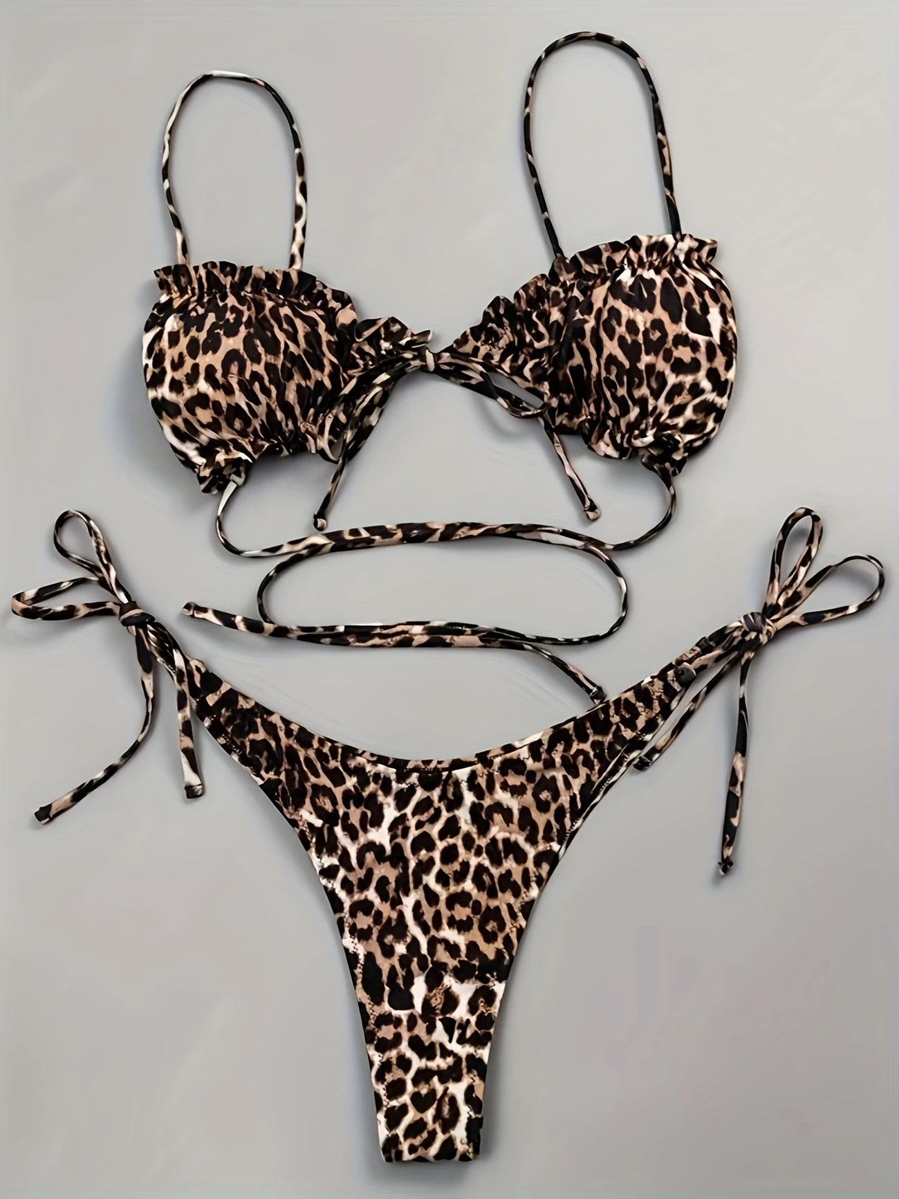 Bikini triangle à nouer avec imprimé tendance – Haut froncé et bas échancré réglable
