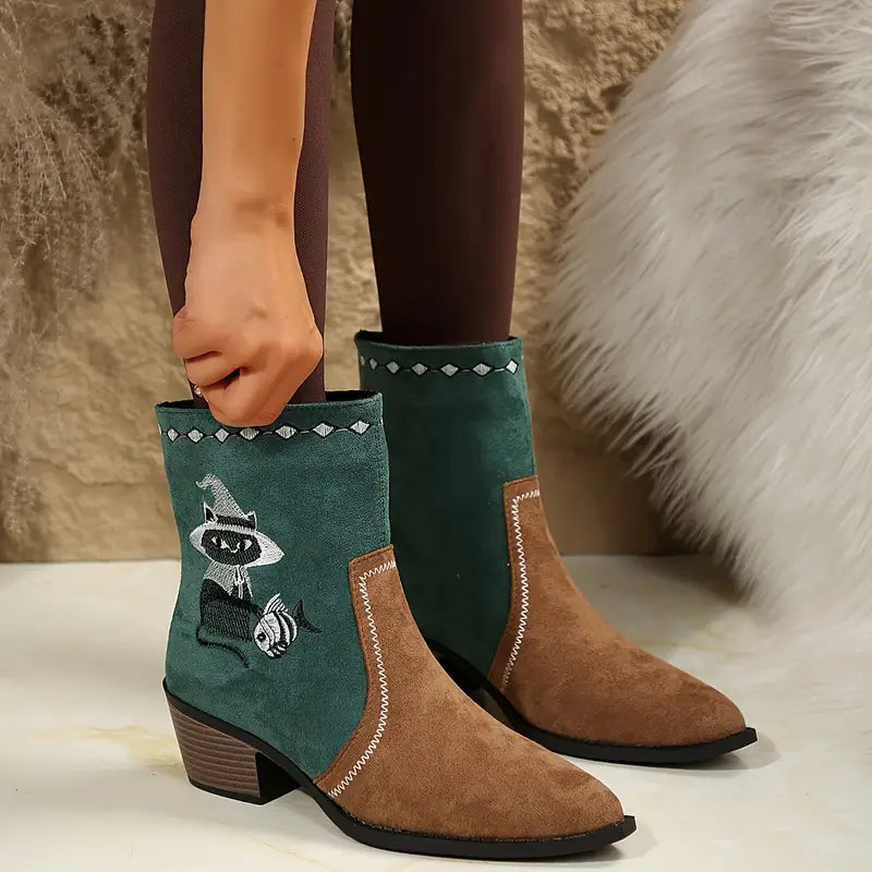 Bottes fille en daim marron avec broderie chat – Style western tendance et confortable