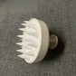 Brosse de Massage Cuir Chevelu en Silicone – Stimule la Circulation, Réduit le Stress & Favorise la Pousse des Cheveux