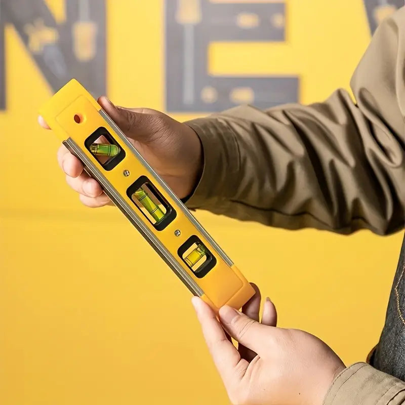 Niveau à Bulle Magnétique 3 Axes – Outil de Précision Compact pour Bricolage et Travaux