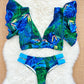 Bikini 2 pièces tropical avec manches à volants – Haut crop à décolleté plongeant et culotte taille moyenne