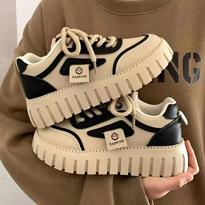 Chaussures de sport fille – Baskets beige et noir à semelle épaisse tendance et confortables