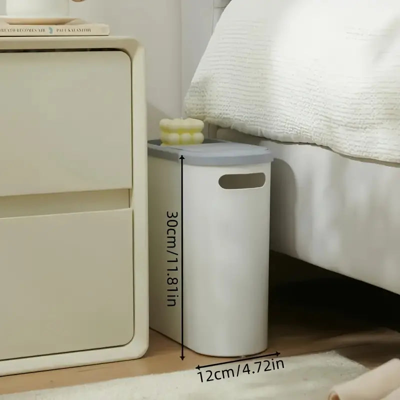 Poubelle de Salle de Bain Compacte à Couvercle – Design Mince avec Ouverture Facile et Gain de Place