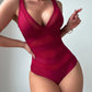 Maillot de bain une pièce sculptant – Décolleté plongeant et effet gainant