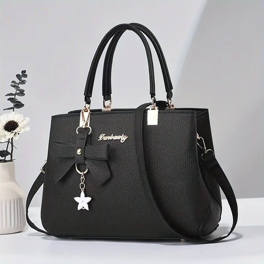 Sac Cabas Femme Élégant en Simili Cuir Bordeaux avec Nœud et Breloque – Mode Chic et Pratique