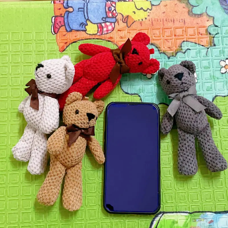 Peluche Ours Tricoté pour Petits Animaux – Jouet Doux et Apaisant avec Nœud Élégant