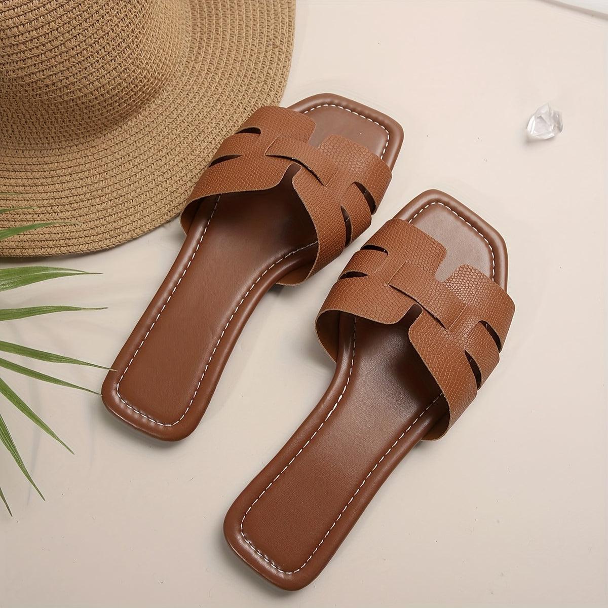 Sandales plates gaufrées tendance pour femmes