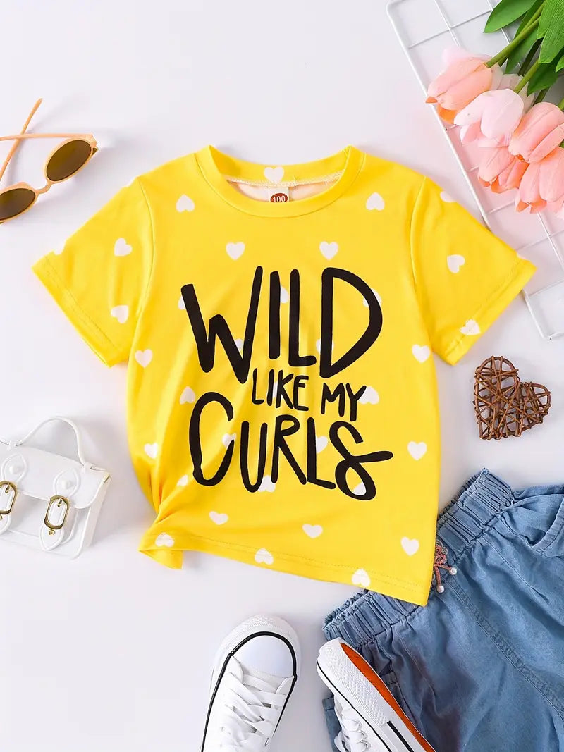 T-shirt Fille Violet à Cœurs – Haut Enfant Message ‘Wild Like My Curls’ Tendance Été
