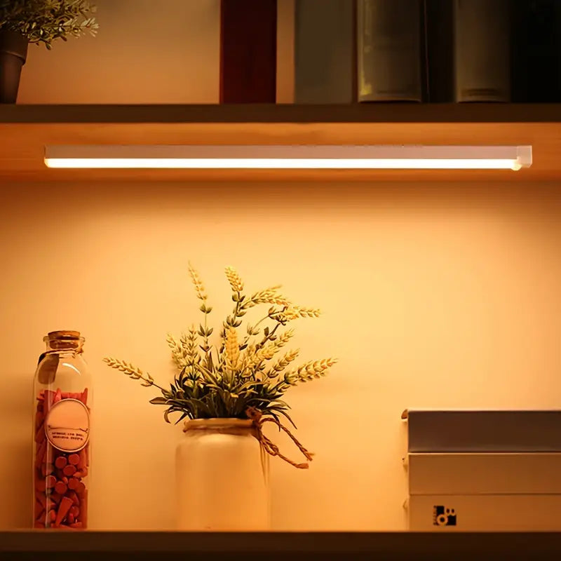 Barre Lumineuse LED avec Détecteur de Mouvement – Éclairage Intelligent Sans Fil pour Placards et Cuisines