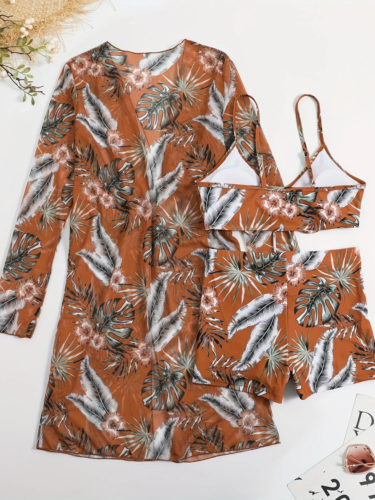 Ensemble 3 pièces de plage femme – Maillot, short et kimono assortis au style géométrique chic