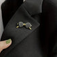 Épingle femme dorée élégante – Accessoire raffiné pour veste, chemisier et sac