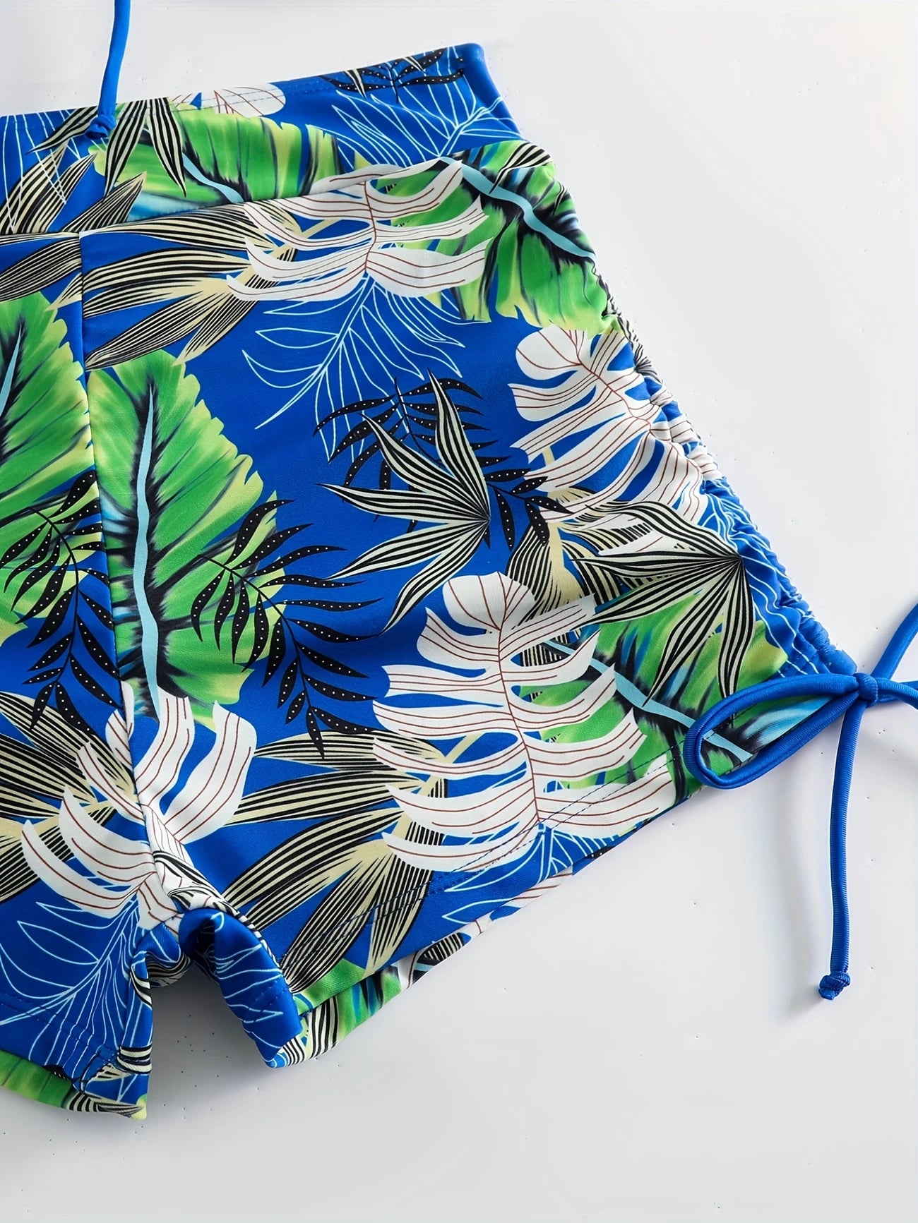 Ensemble de Plage Femme 2 Pièces – Haut Froncé et Short Imprimé Tropical