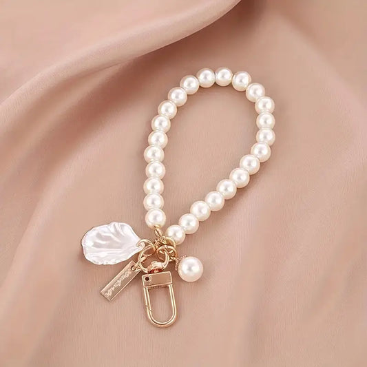 Porte-clés femme perles élégantes – Breloque chic avec pendentif nacre et doré