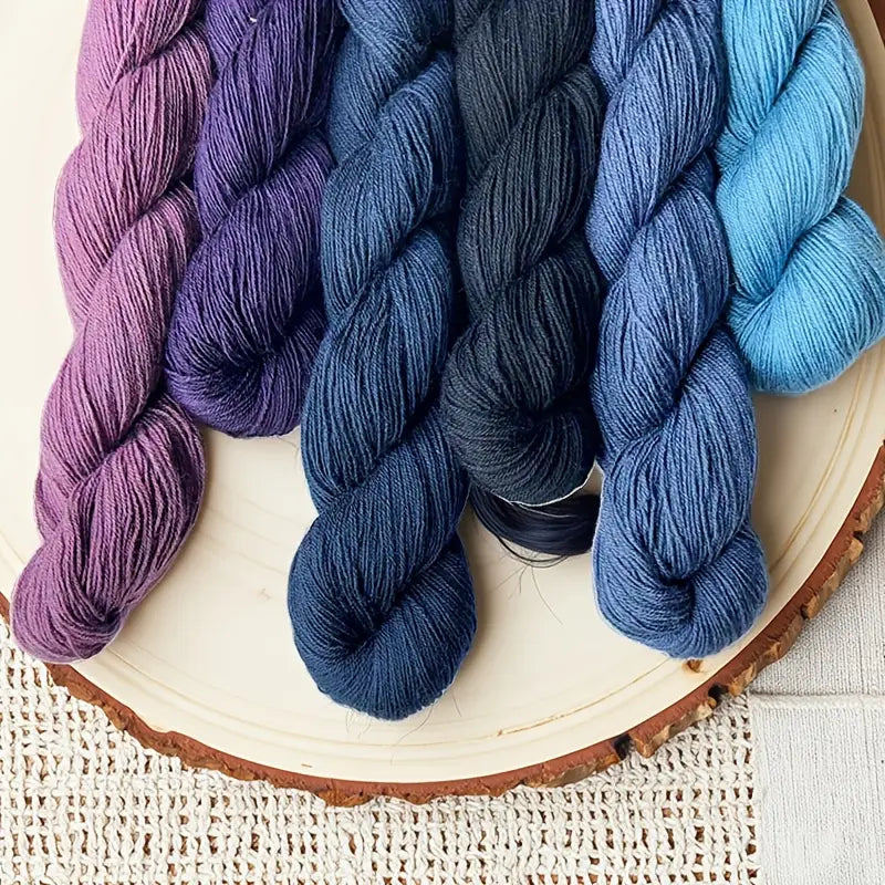 Écheveaux de Laine Fine Dégradée – Fil Doux Violet & Bleu pour Crochet, Tricot et Broderie