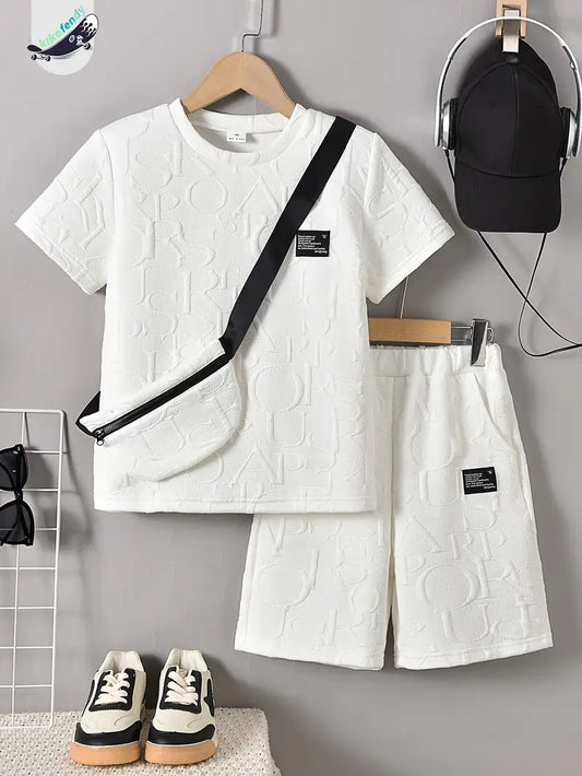 Chemise et short garçon en tissu texturé beige – Ensemble été tendance et confortable