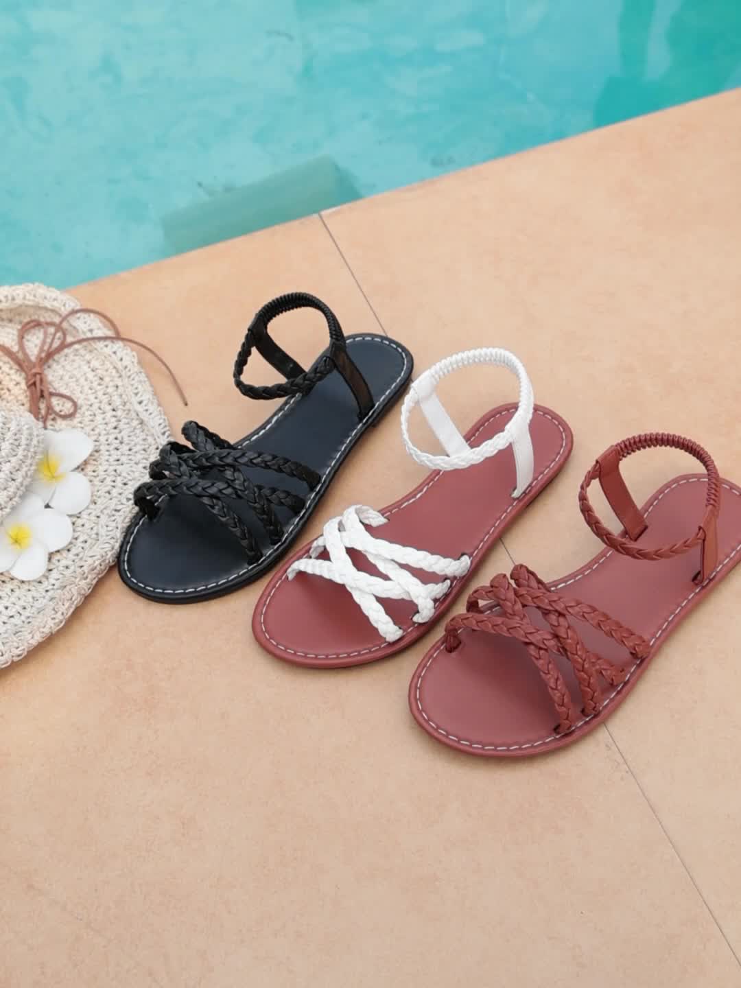 Sandales plates pour femme à lanières tissées simples et élégantes