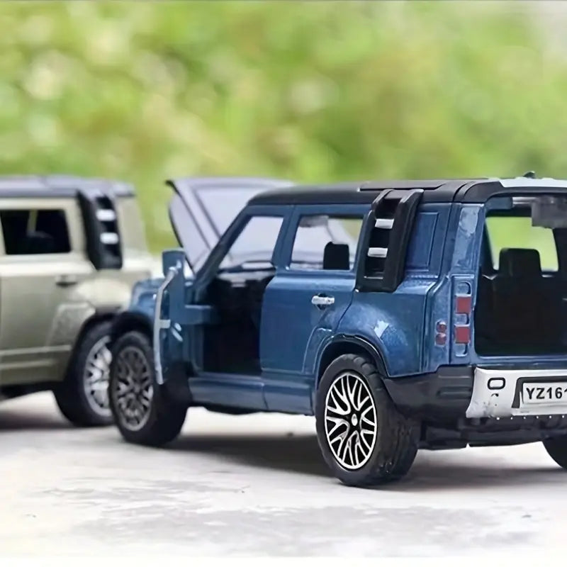 Voiture miniature SUV tout-terrain en alliage – Modèle réaliste avec portes ouvrantes, jouet et collection