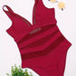 Maillot de bain une pièce sculptant – Décolleté plongeant et effet gainant