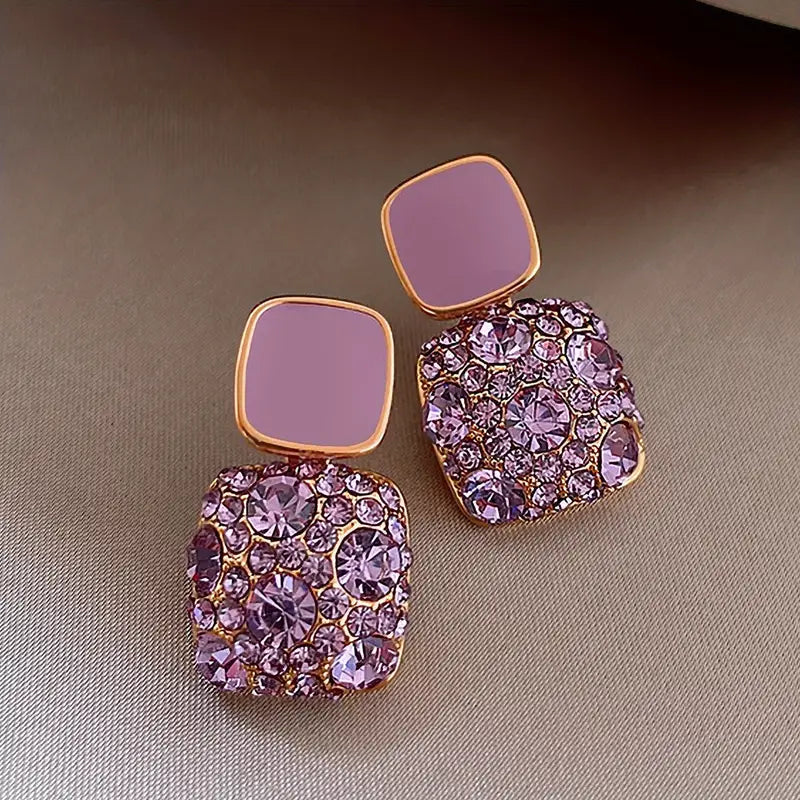 Boucles d’oreilles mariage femme – Pendants dorés avec cristaux scintillants et pierre rouge élégante