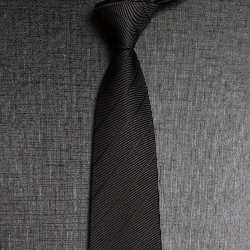Cravate grise rayée homme – Accessoire élégant pour costume, mariage et affaires