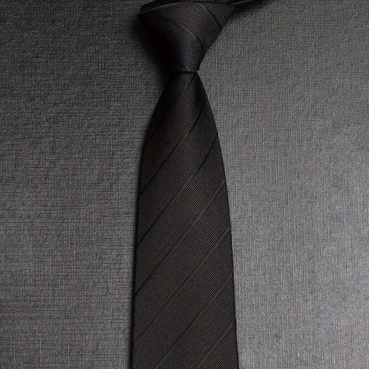 Cravate grise rayée homme – Accessoire élégant pour costume, mariage et affaires