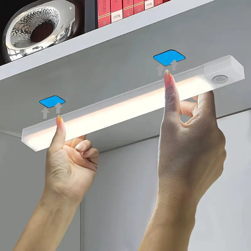 Barre Lumineuse LED avec Détecteur de Mouvement – Éclairage Intelligent Sans Fil pour Placards et Cuisines
