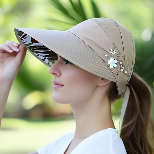 Visière femme noire élégante avec fleurs et intérieur imprimé – Casquette anti-UV chic pour l’été