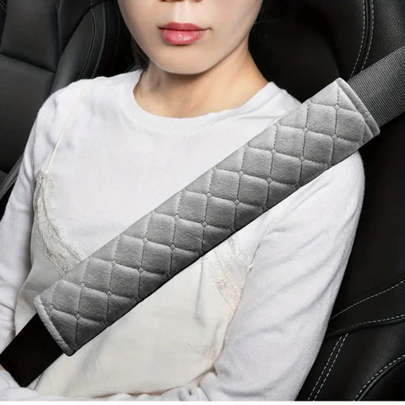 Housse de Ceinture de Sécurité Voiture en Tissu Doux Brodé – Confort et Protection pour Adultes et Enfants