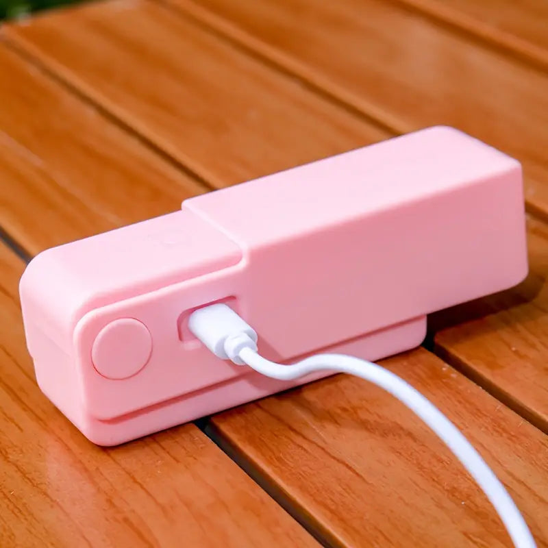 Ventilateur de Poche Pliable – USB Rechargeable, Compact et Silencieux avec LED Intégrée